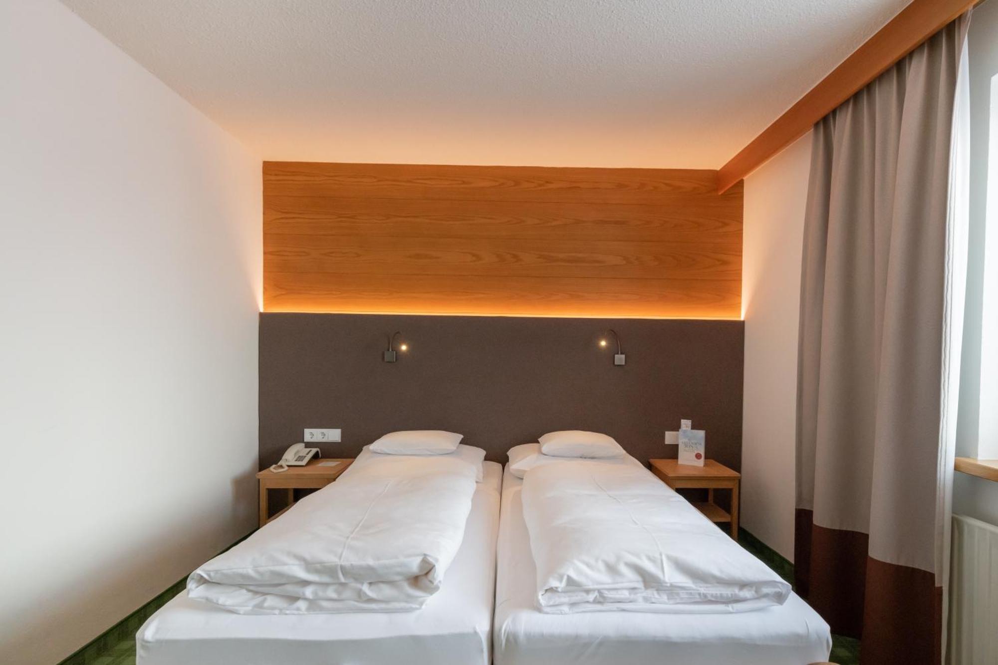 Hotel Walserberg Warth  Стая снимка