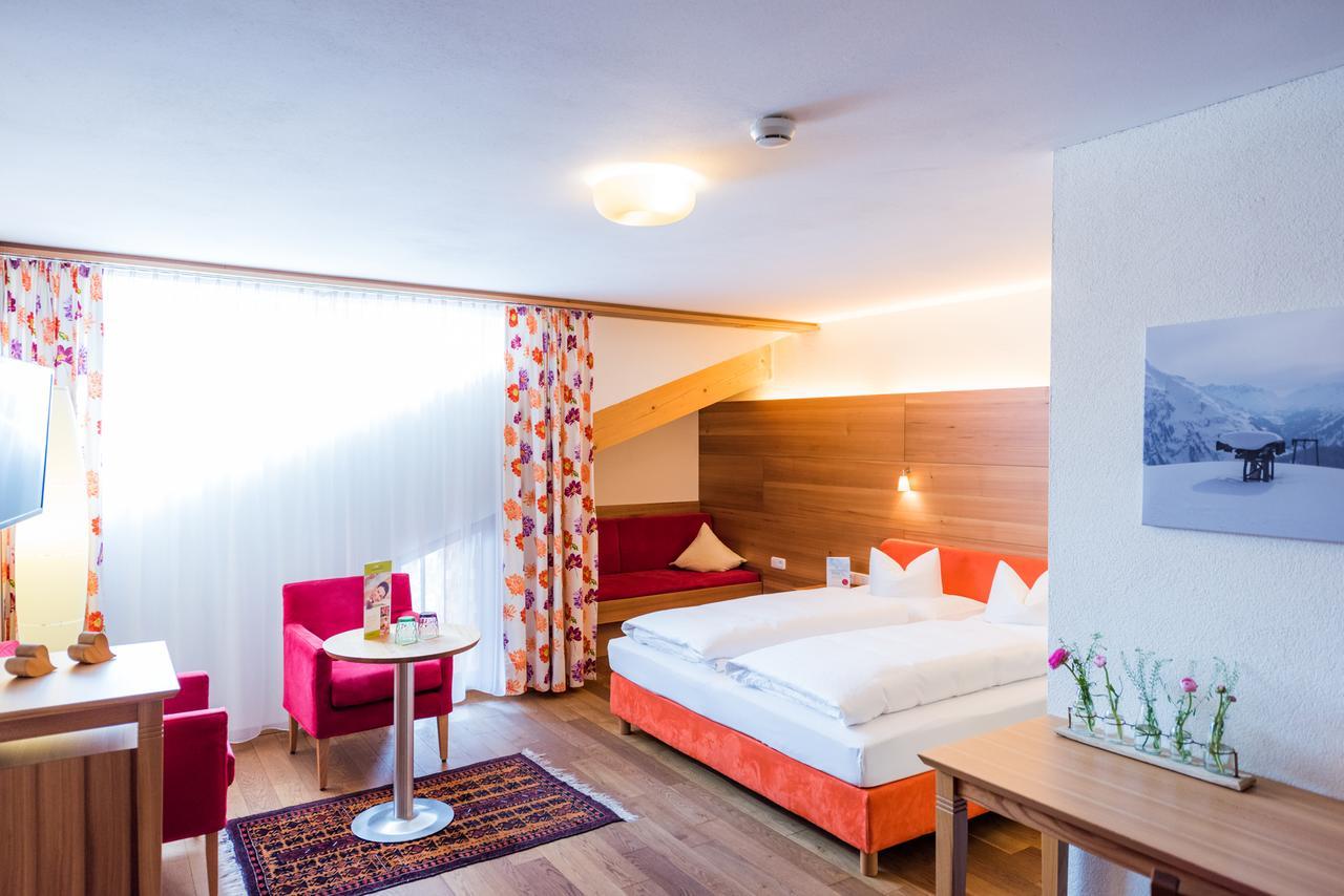 Hotel Walserberg Warth  Екстериор снимка